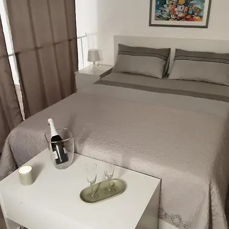 Civico 70 דירה *